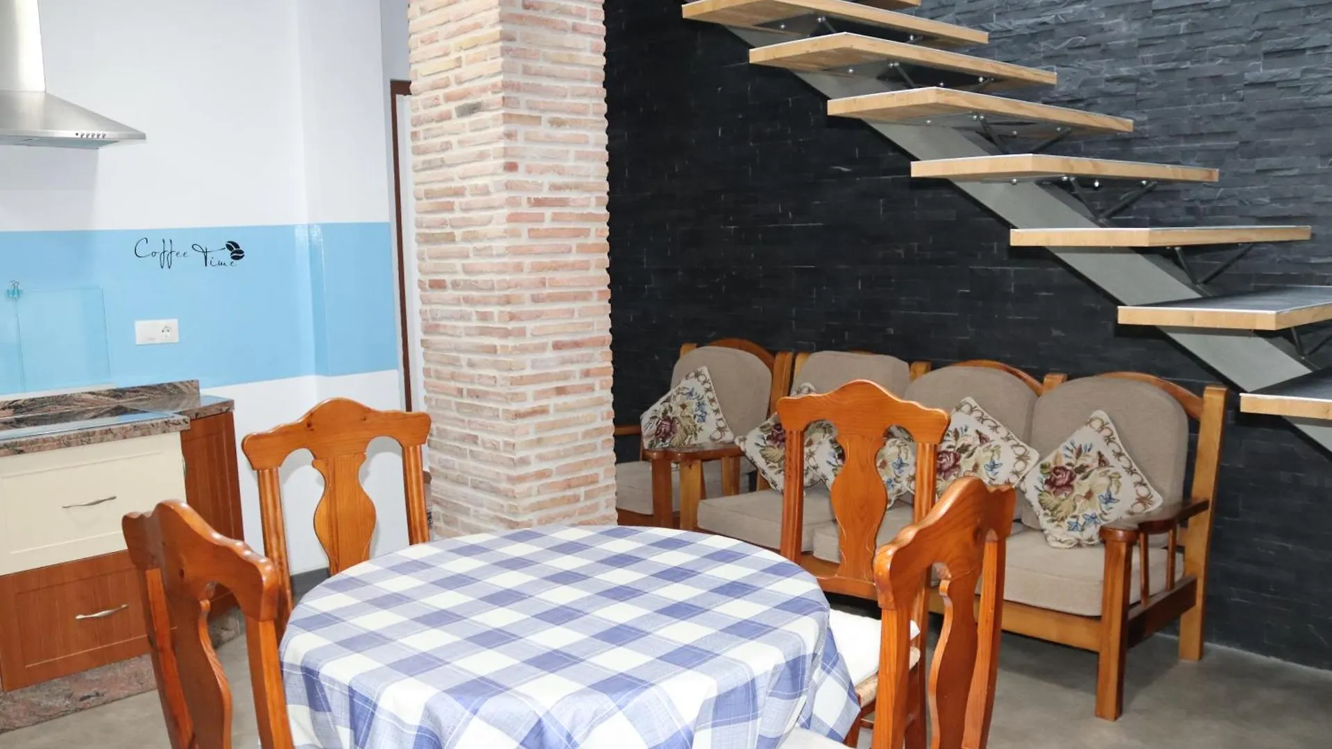 Casa Llena De Vida Con Patio Y Terraza Villa Coin 0*,  Spain